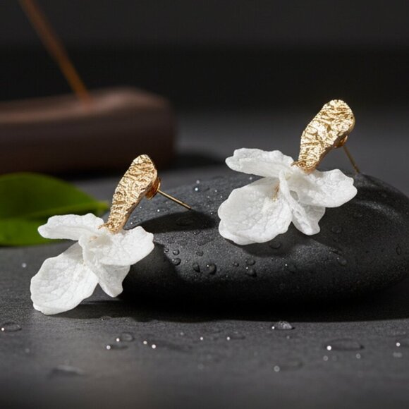 Iridescent Resin Petal Statement Earrings Gold Plated Hammered Top Boho Chic - Picture 10 of 12